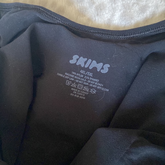 Skims Sculpting Bodysuit - Picture 4 of 5